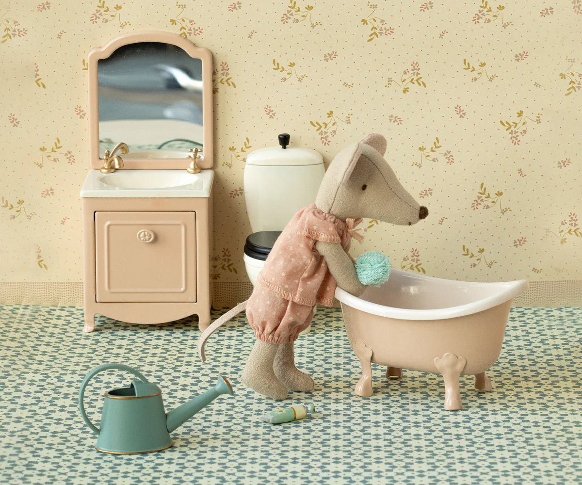 Big Sister Mouse in Matchbox by Maileg