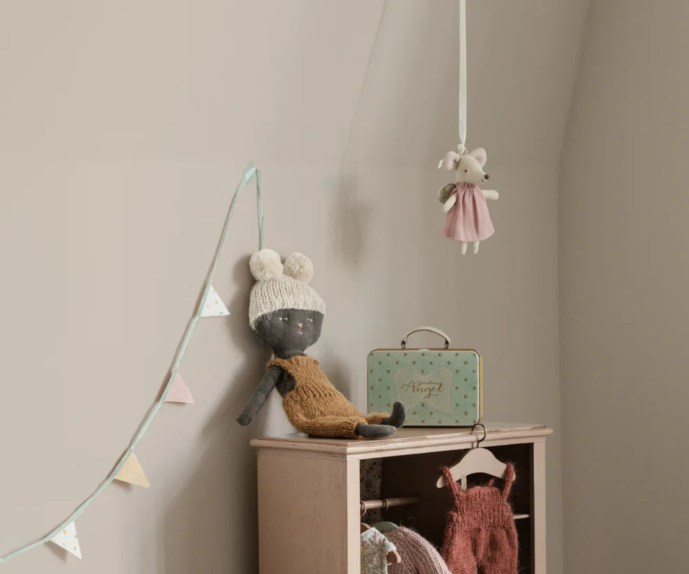 Angel Mouse Little Sister in the Suitcase