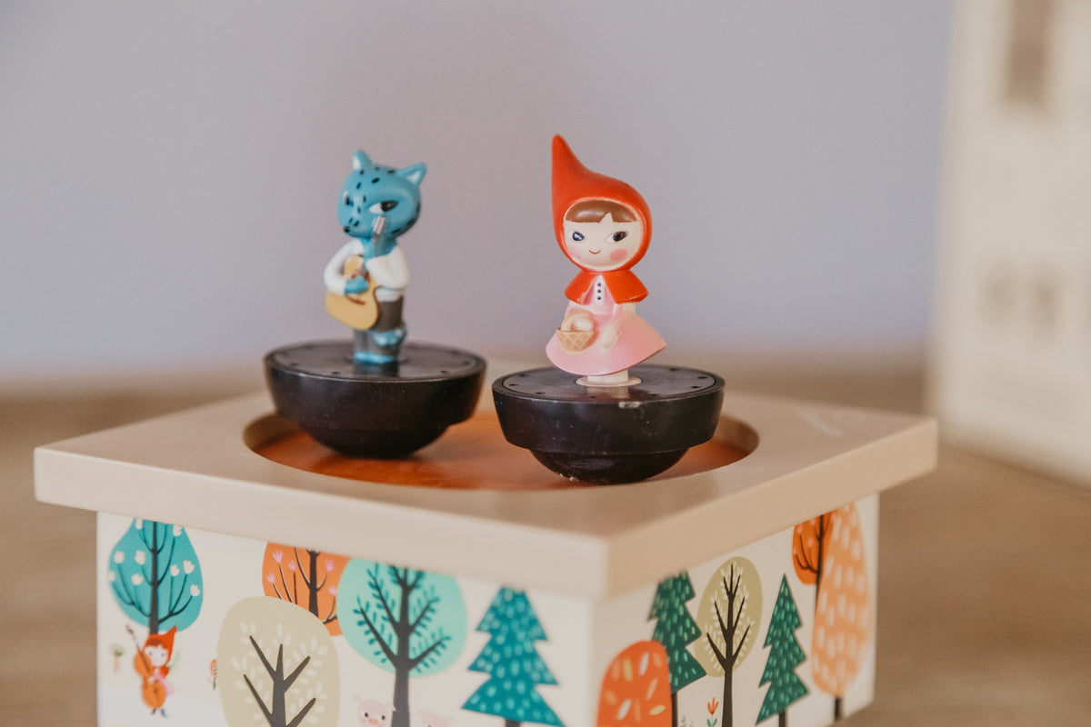 Dancing Red And Wolf Musical Box