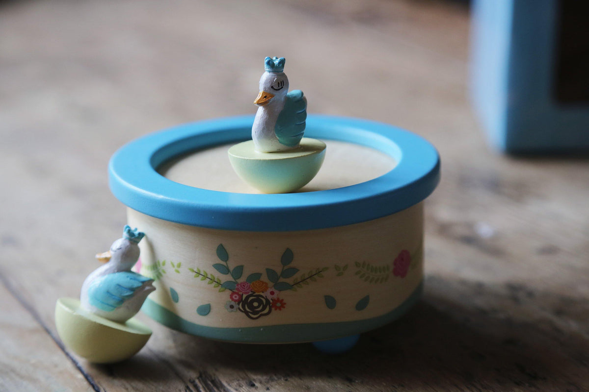 Dancing Swans Music Box - Loula and Deer